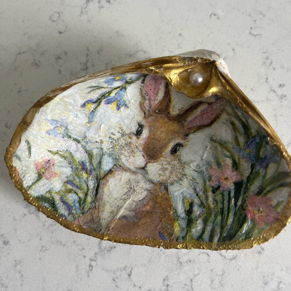 Decoupage Easter bunny shell - Picture 11 of 11